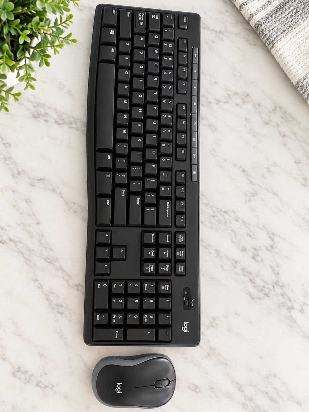 Logitech MK270 Keyboard and Mouse Set